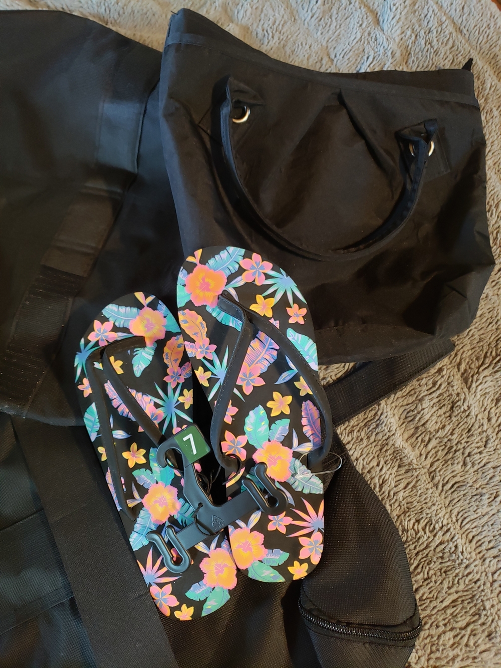 BRAND NEW Floral Black Flip Flops with 2 Wine Bags, and Cute Lunch Bag